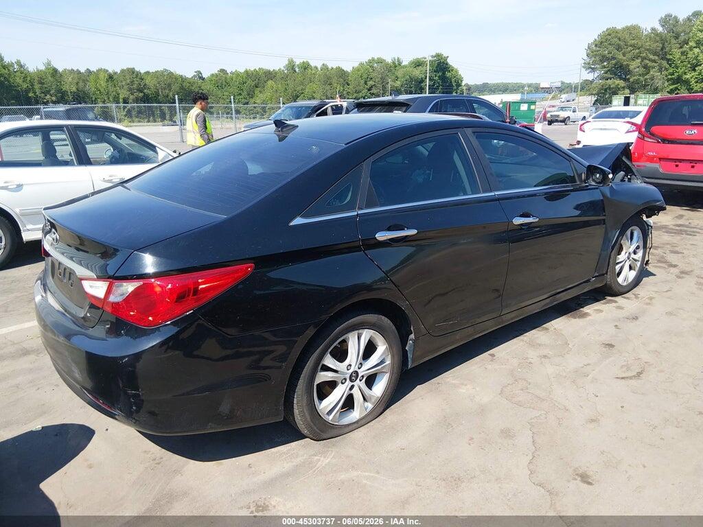 5NPEC4AC6BH180975 2011 HYUNDAI SONATA photo no. 4