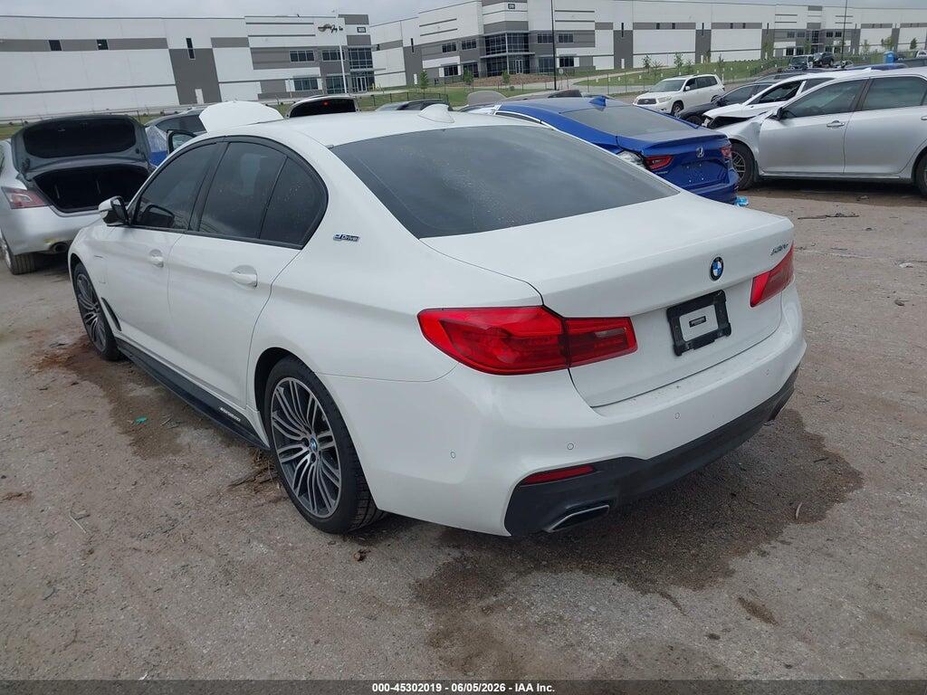 WBAJA9C5XKB389702 2019 BMW 530E photo no. 3