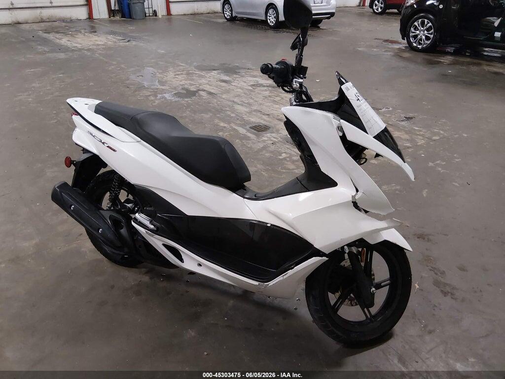 RLHKF1804FY000627 2015 HONDA PCX photo no. 1