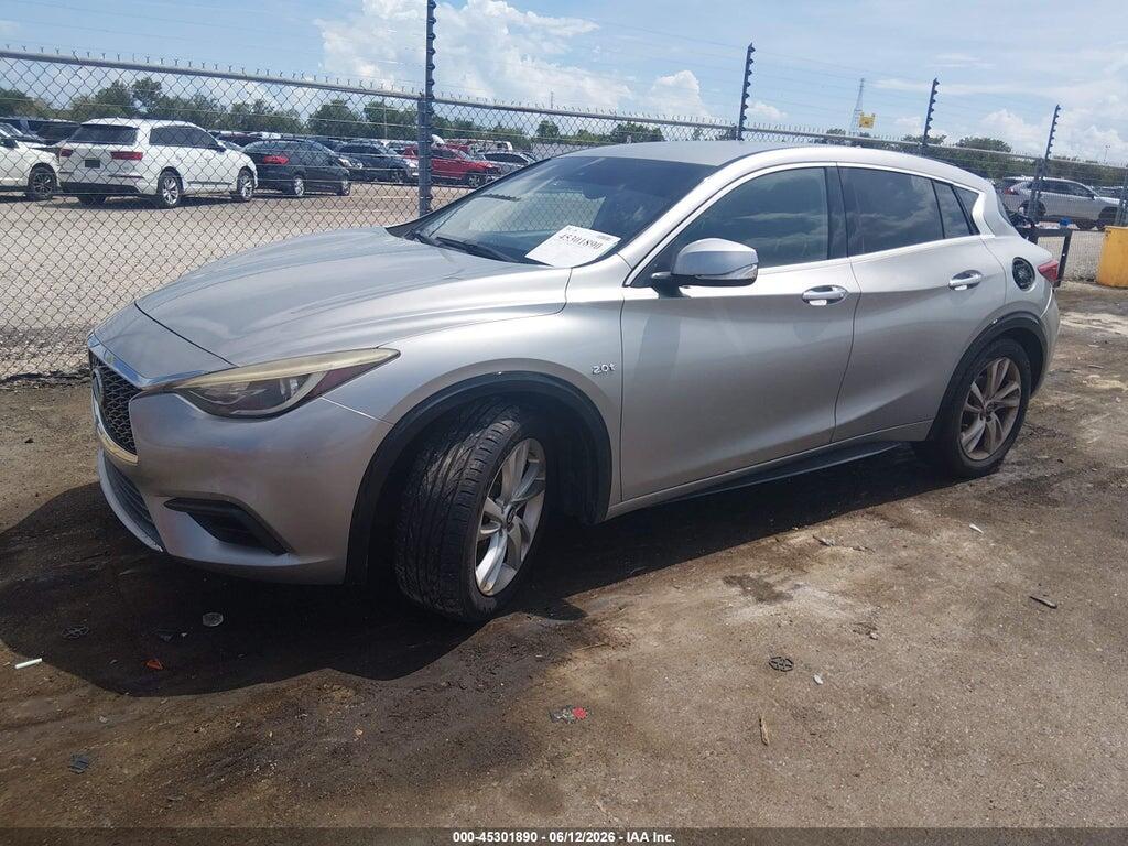 SJKCH5CP5HA033672 2017 INFINITI QX30 photo no. 2