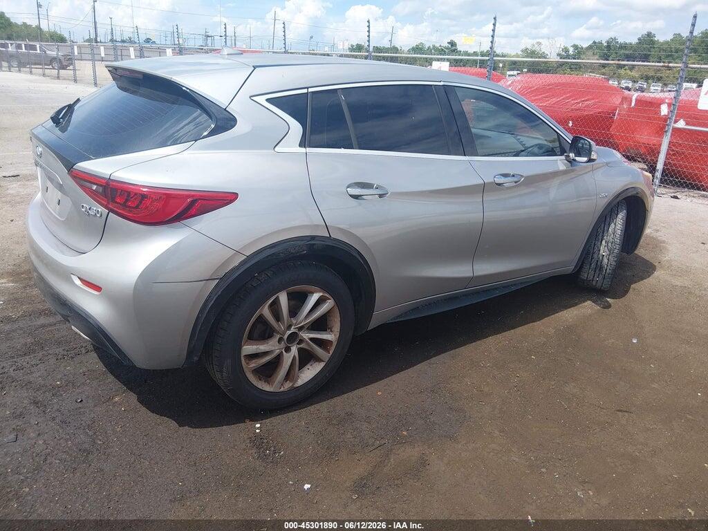 SJKCH5CP5HA033672 2017 INFINITI QX30 photo no. 4
