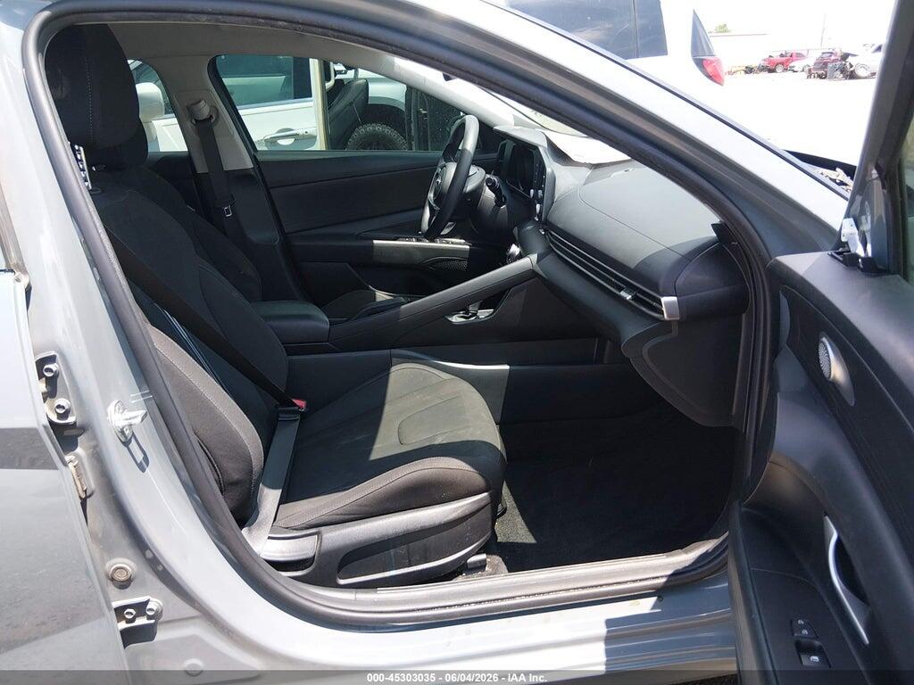 KMHLM4AG6NU348949 2022 HYUNDAI ELANTRA photo no. 5