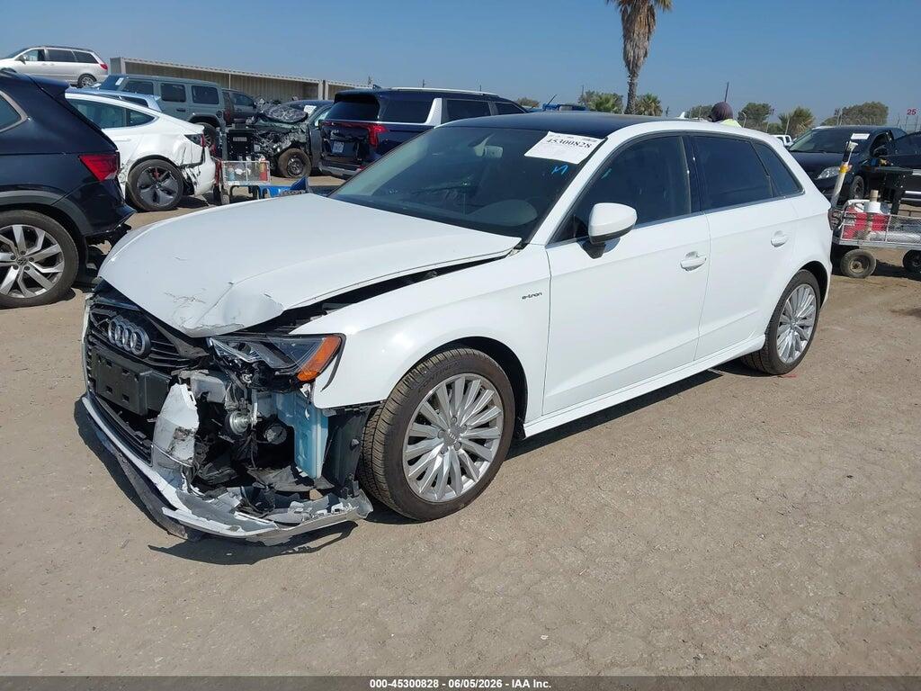 WAUTPBFF7GA027665 2016 AUDI A3 E-TRON photo no. 2