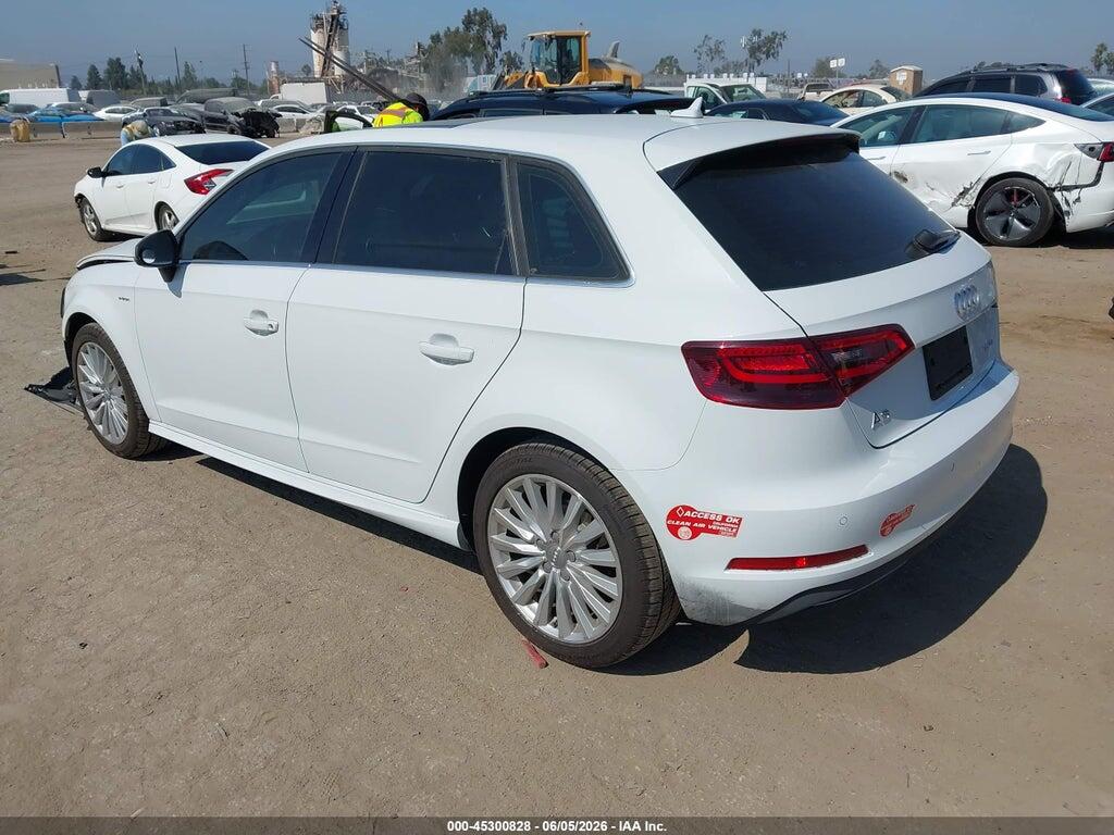 WAUTPBFF7GA027665 2016 AUDI A3 E-TRON photo no. 3