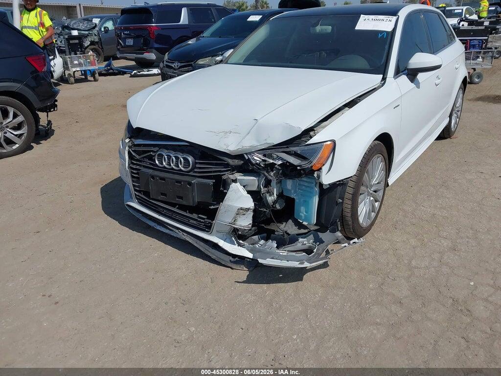 WAUTPBFF7GA027665 2016 AUDI A3 E-TRON photo no. 6