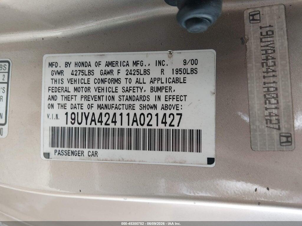 19UYA42411A021427 2001 ACURA CL photo no. 9