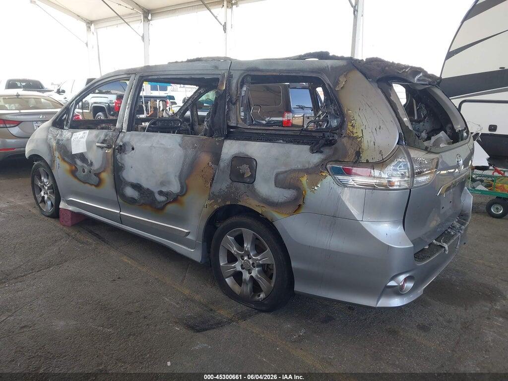 5TDXK3DC5DS335921 2013 TOYOTA SIENNA photo no. 3