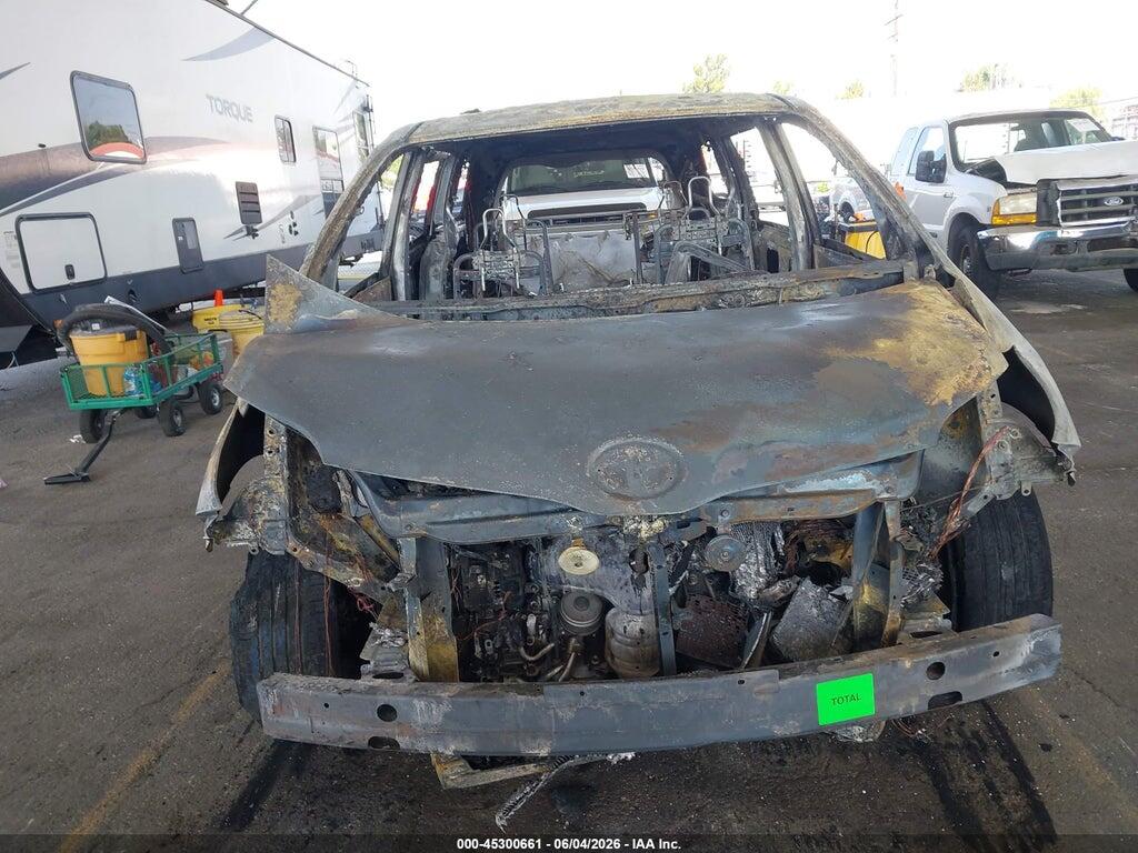 5TDXK3DC5DS335921 2013 TOYOTA SIENNA photo no. 6