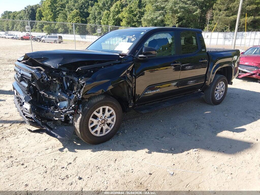 3TYKB5FN4RT008815 2024 TOYOTA TACOMA photo no. 2
