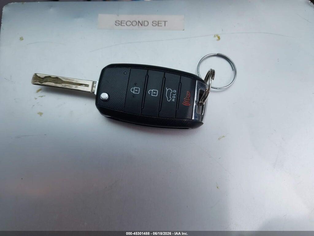 KNDJN2A28K7025448 2019 KIA SOUL photo no. 11