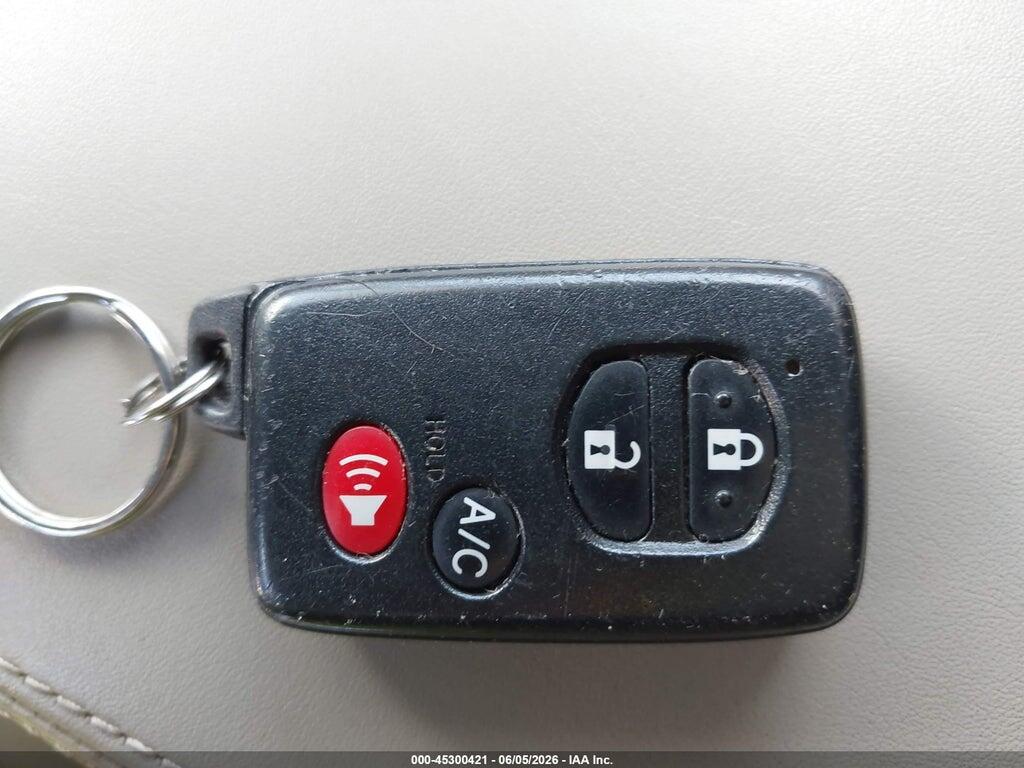 JTDKN3DU1D1709710 2013 TOYOTA PRIUS photo no. 11