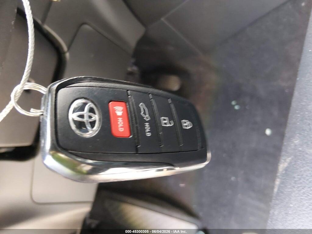 7MUDAABG5SV138797 2025 TOYOTA COROLLA CROSS photo no. 11