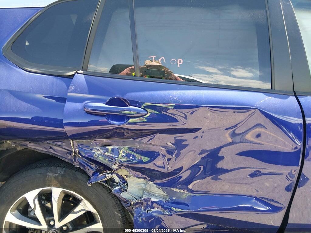 7MUDAABG5SV138797 2025 TOYOTA COROLLA CROSS photo no. 8