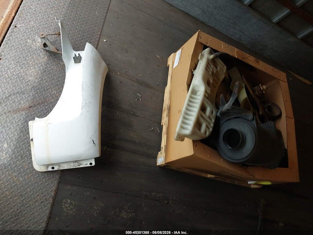 3FEWF65H4YMA01419 2000 FORD F650 photo no. 12