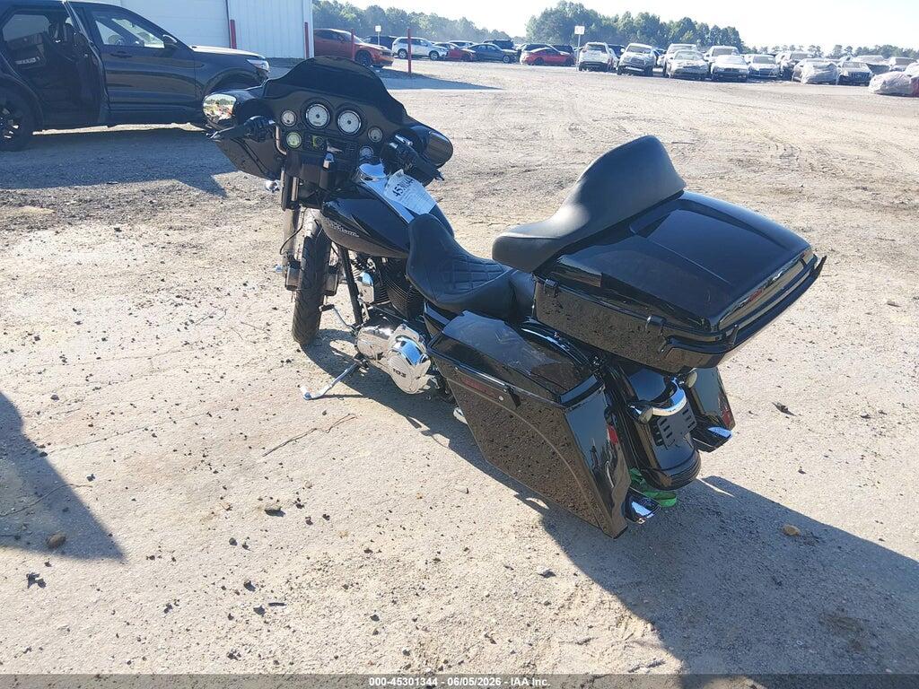 1HD1KBM19CB664933 2012 HARLEY-DAVIDSON FLHX photo no. 3