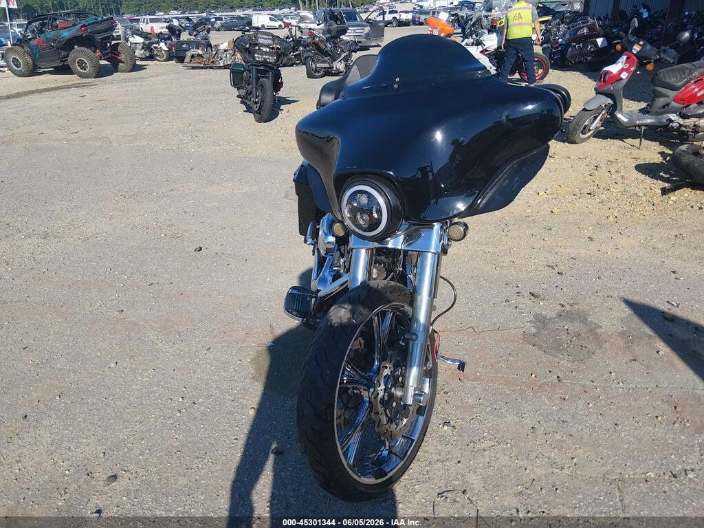 1HD1KBM19CB664933 2012 HARLEY-DAVIDSON FLHX photo no. 5