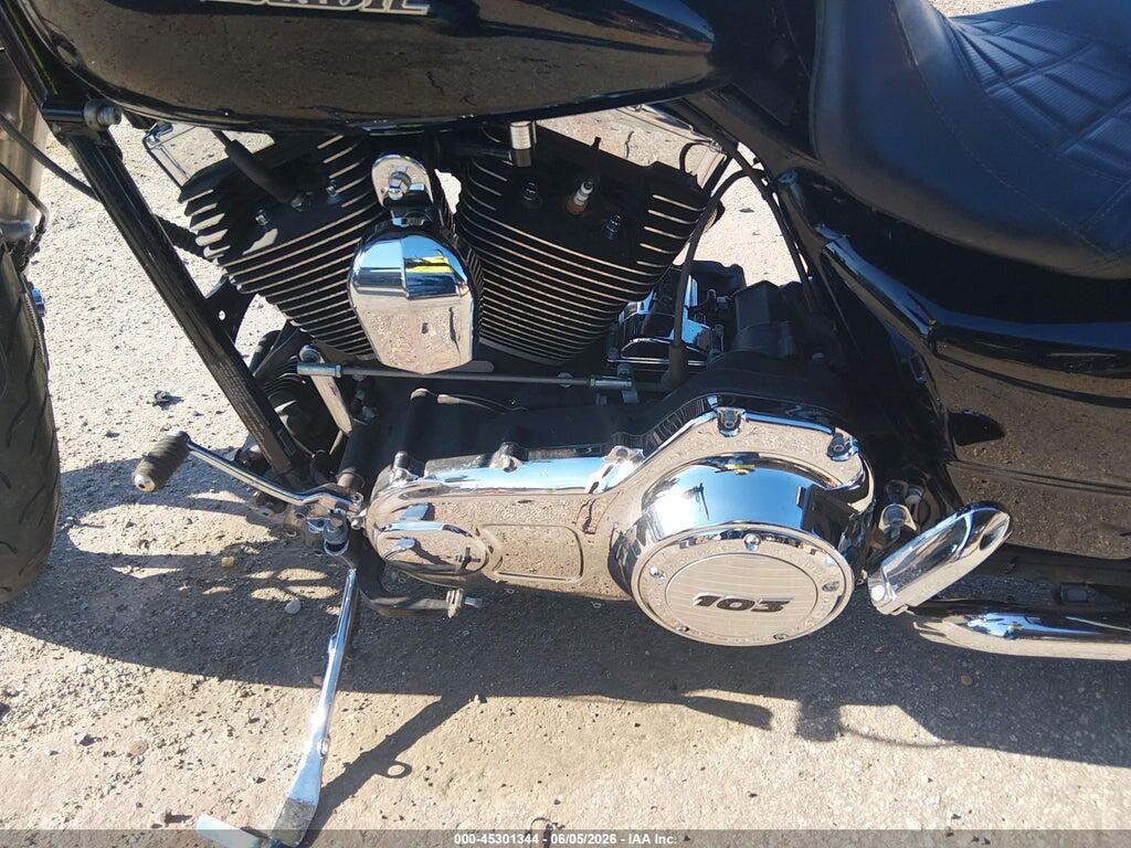1HD1KBM19CB664933 2012 HARLEY-DAVIDSON FLHX photo no. 9