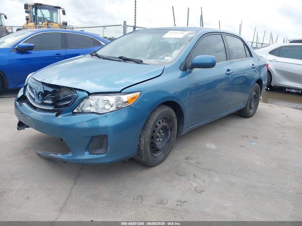 5YFBU4EE4DP109923 2013 TOYOTA COROLLA photo no. 2