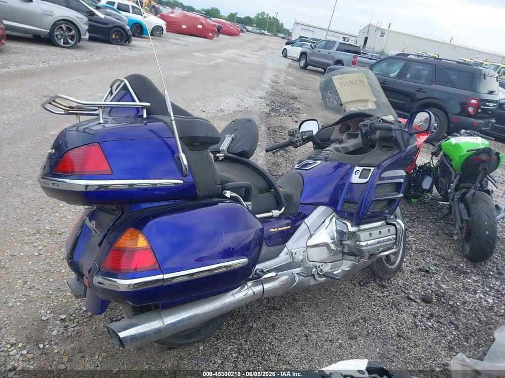 1HFSC47463A202653 2003 HONDA GL1800 photo no. 4