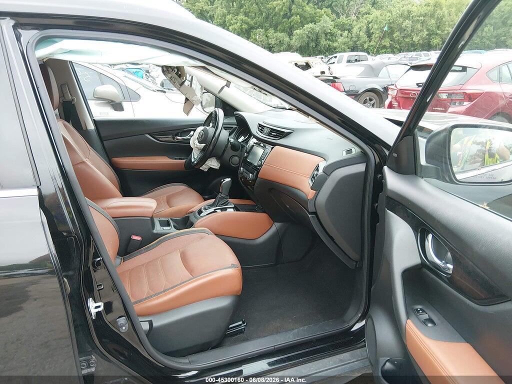 JN8AT2MVXHW024347 2017 NISSAN ROGUE photo no. 5
