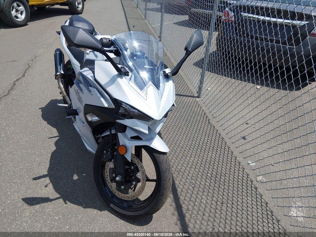 ML5EXGH1XSDA49710 2025 KAWASAKI EX500 photo no. 1