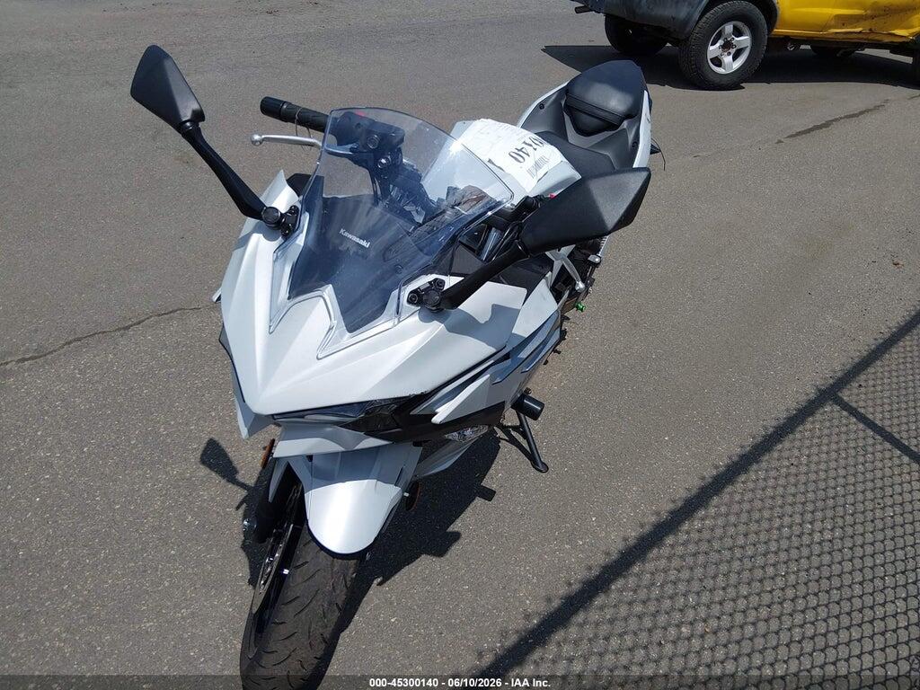 ML5EXGH1XSDA49710 2025 KAWASAKI EX500 photo no. 2
