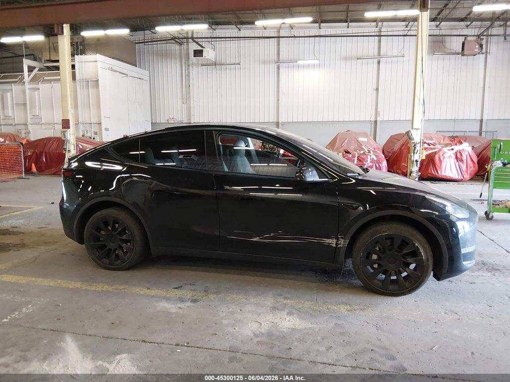 7SAYGDEEXPF885896 2023 TESLA MODEL Y photo no. 12