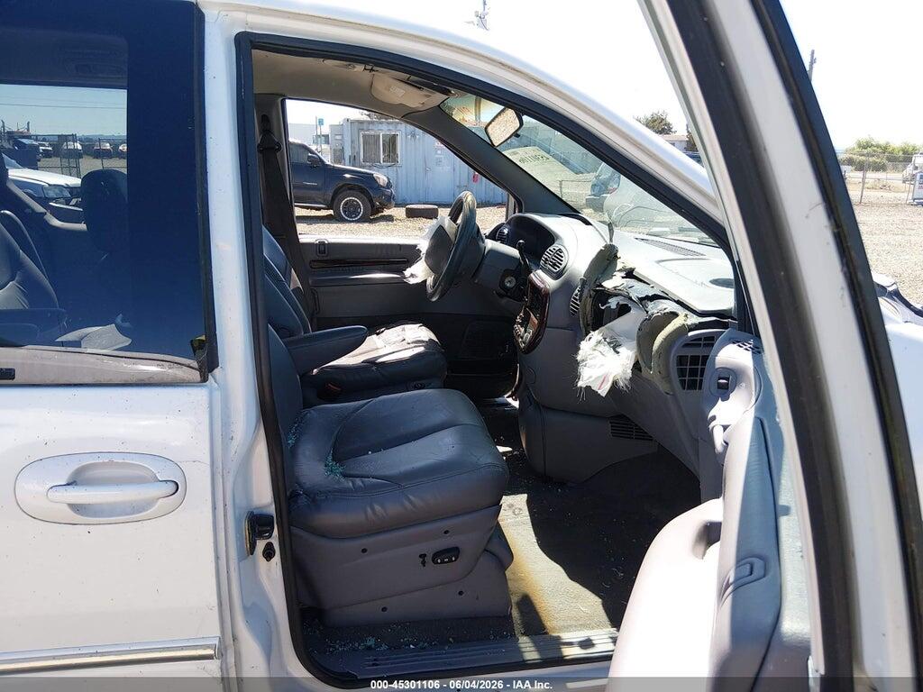 1C4GP54L4YB535697 2000 CHRYSLER TOWN & COUNTRY photo no. 5