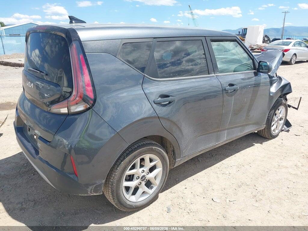 KNDJ23AU8P7883090 2023 KIA SOUL photo no. 4