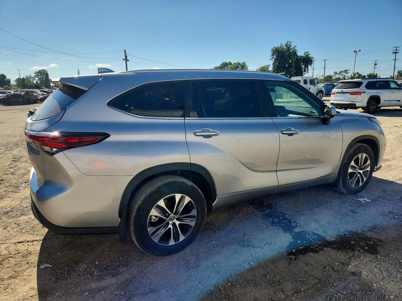 5TDKDRAH5RS053129 2024 TOYOTA HIGHLANDER photo no. 3