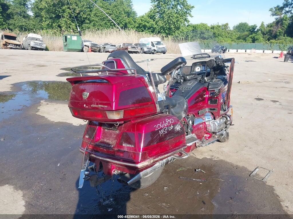 1HFSC2238XA103437 1999 HONDA GL1500 photo no. 4