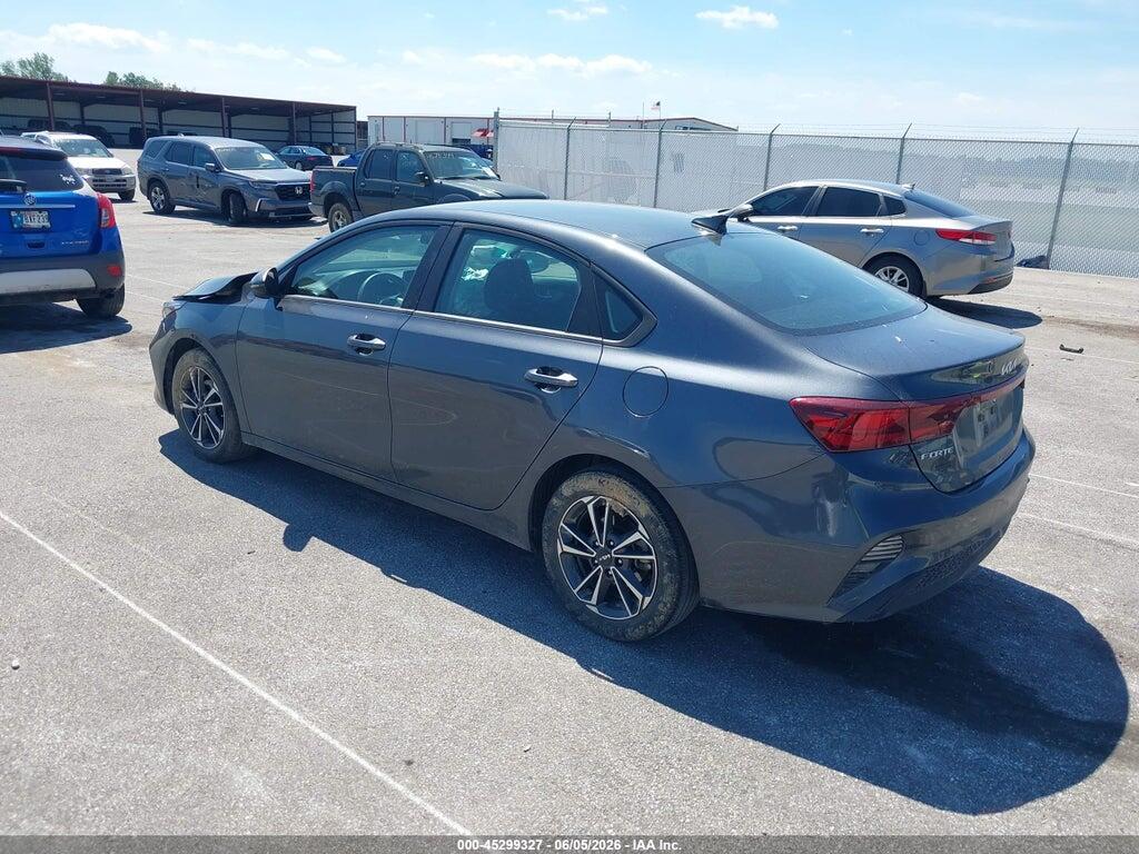 3KPF24AD9PE688093 2023 KIA FORTE photo no. 3