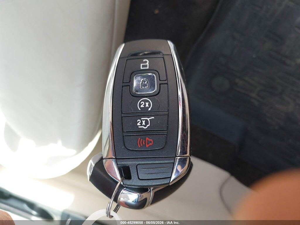 5LMCJ2D90KUL09695 2019 LINCOLN MKC photo no. 11
