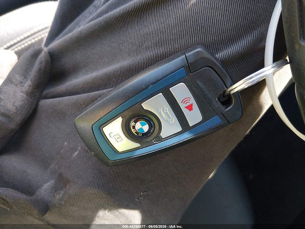 WBA8D9C50JEB34868 2018 BMW 330I photo no. 11