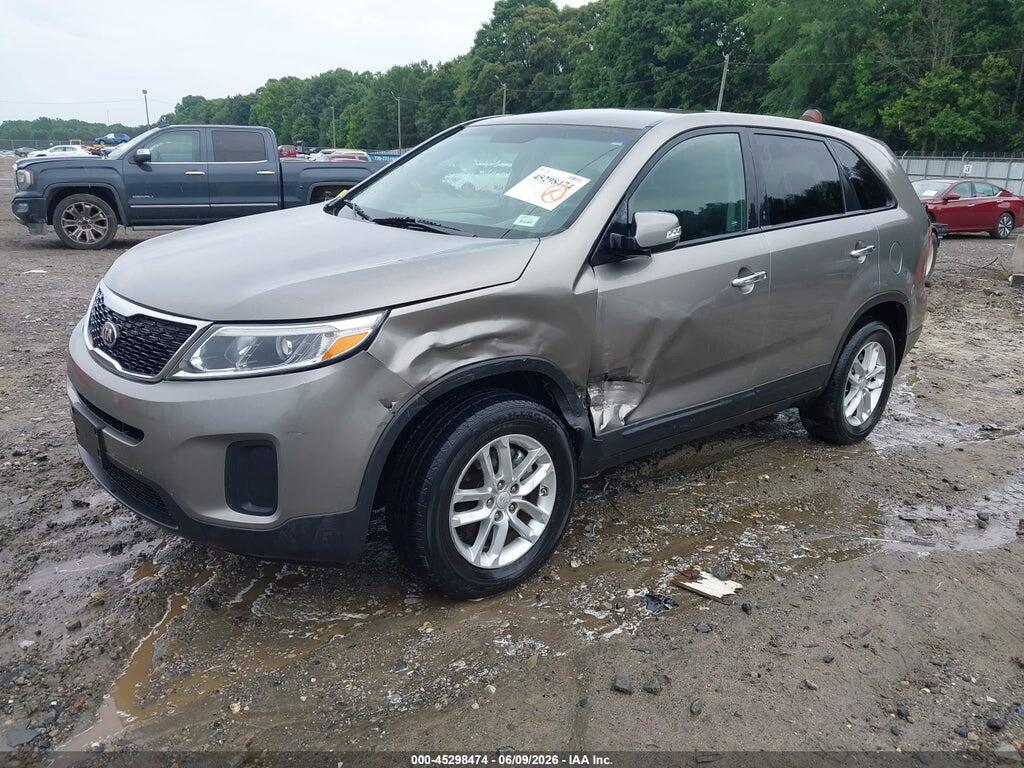 5XYKT3A60FG577084 2015 KIA SORENTO photo no. 2