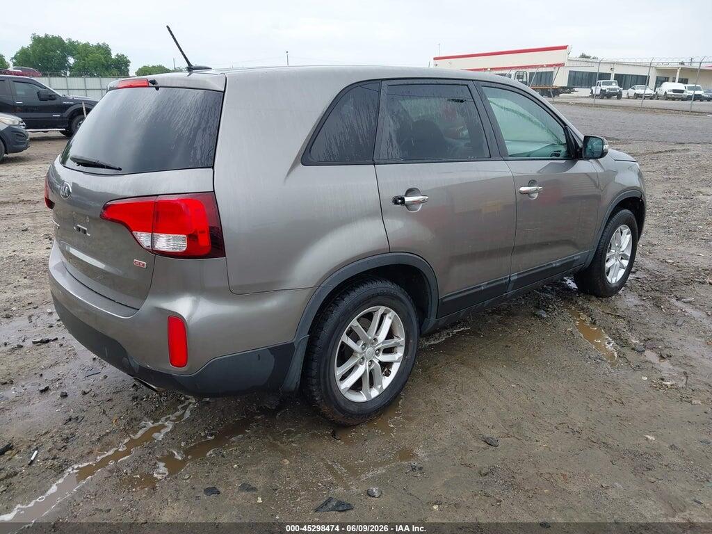 5XYKT3A60FG577084 2015 KIA SORENTO photo no. 4