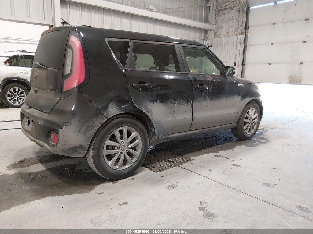 KNDJP3A50H7456272 2017 KIA SOUL photo no. 4