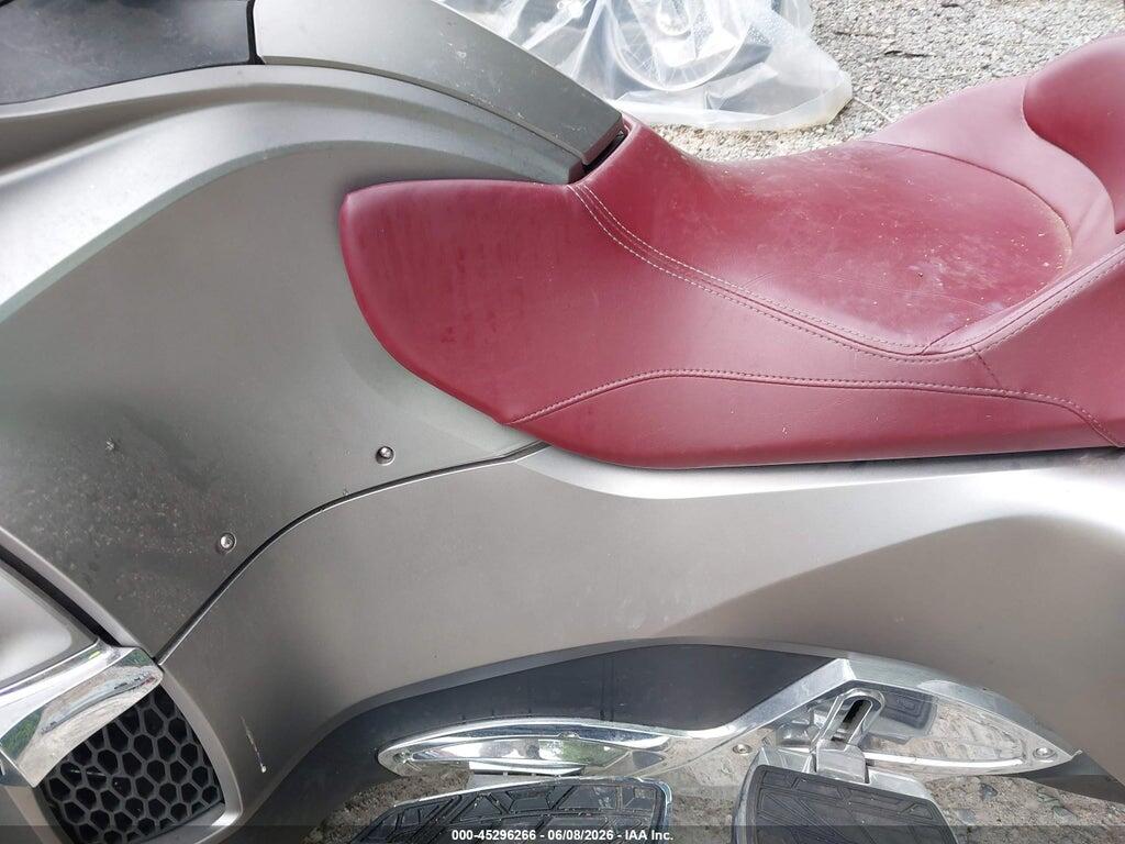 2BXNBDD12EV001424 2014 CAN-AM SPYDER ROADSTER photo no. 9