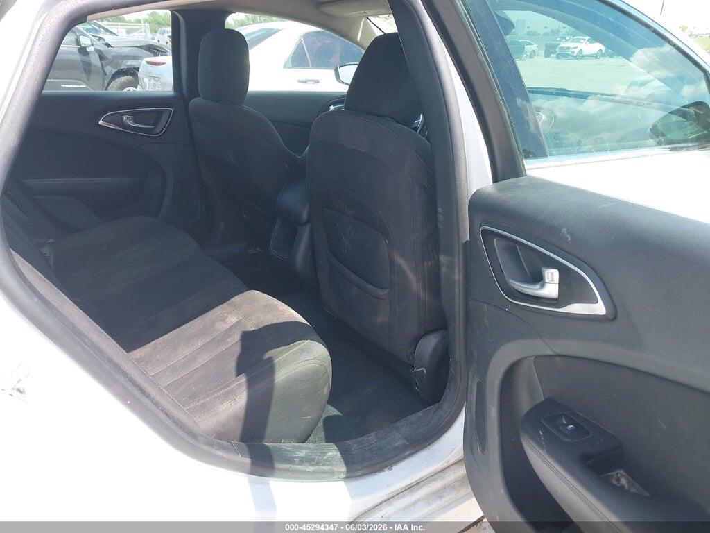 1C3CCCAB7FN719266 2015 CHRYSLER 200 photo no. 8
