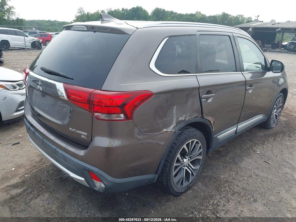 JA4AD3A3XHZ064986 2017 MITSUBISHI OUTLANDER photo no. 4