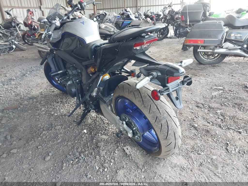 JYARN95E2SA002147 2025 YAMAHA MT09 photo no. 3