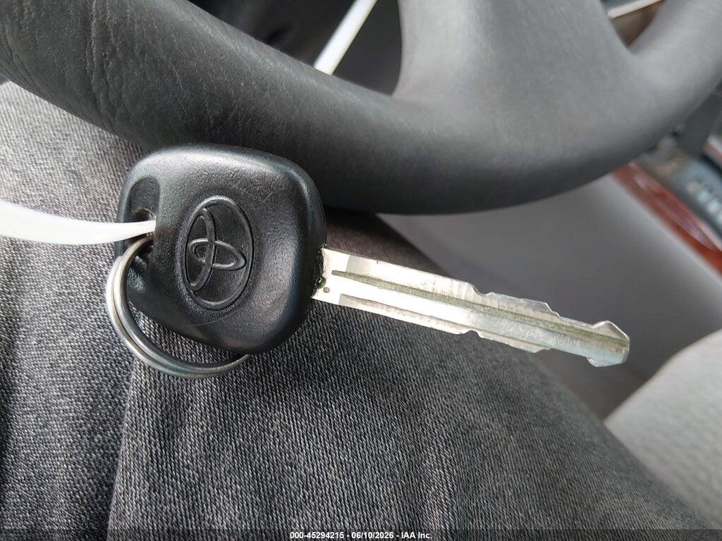 2T1BR32E15C351554 2005 TOYOTA COROLLA photo no. 11