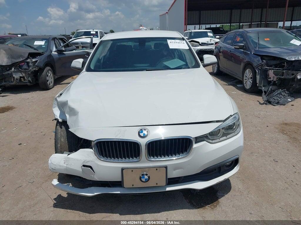WBA8E5G55JNV02121 2018 BMW 320I photo no. 12
