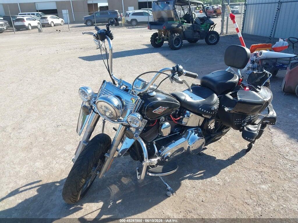 1HD1BWV11DB028188 2013 HARLEY-DAVIDSON FLSTC photo no. 2