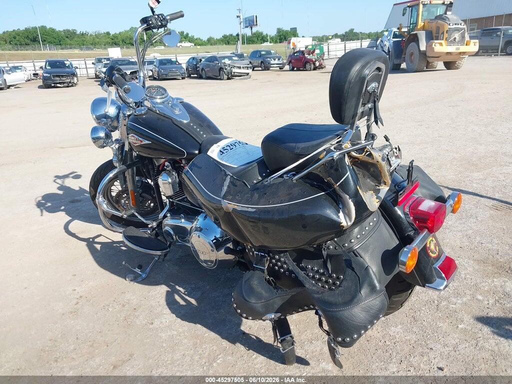 1HD1BWV11DB028188 2013 HARLEY-DAVIDSON FLSTC photo no. 3