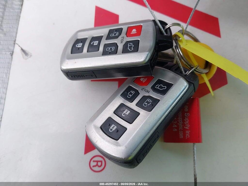 5TDYK3DCXCS233176 2012 TOYOTA SIENNA photo no. 11