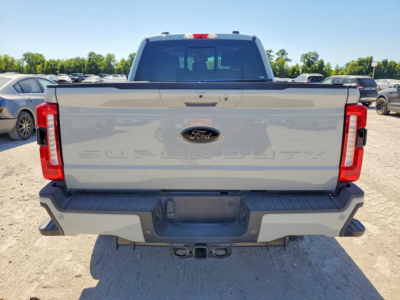 2026 FORD F250 SUPER DUTY — Фото 6 из 12