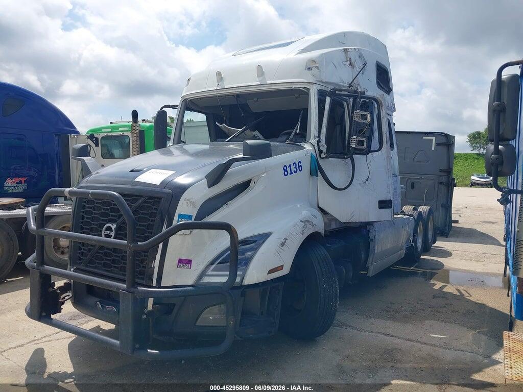 4V4NC9EH5PN622045 2023 VOLVO VNL photo no. 2