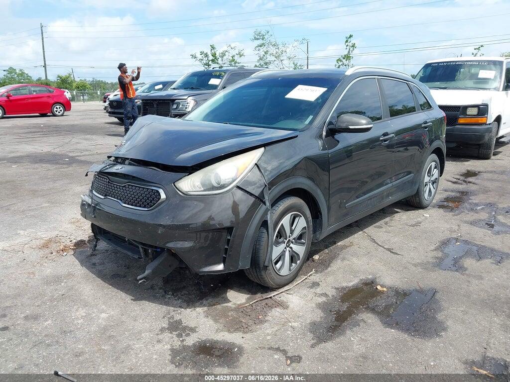 KNDCC3LC1H5069791 2017 KIA NIRO photo no. 2