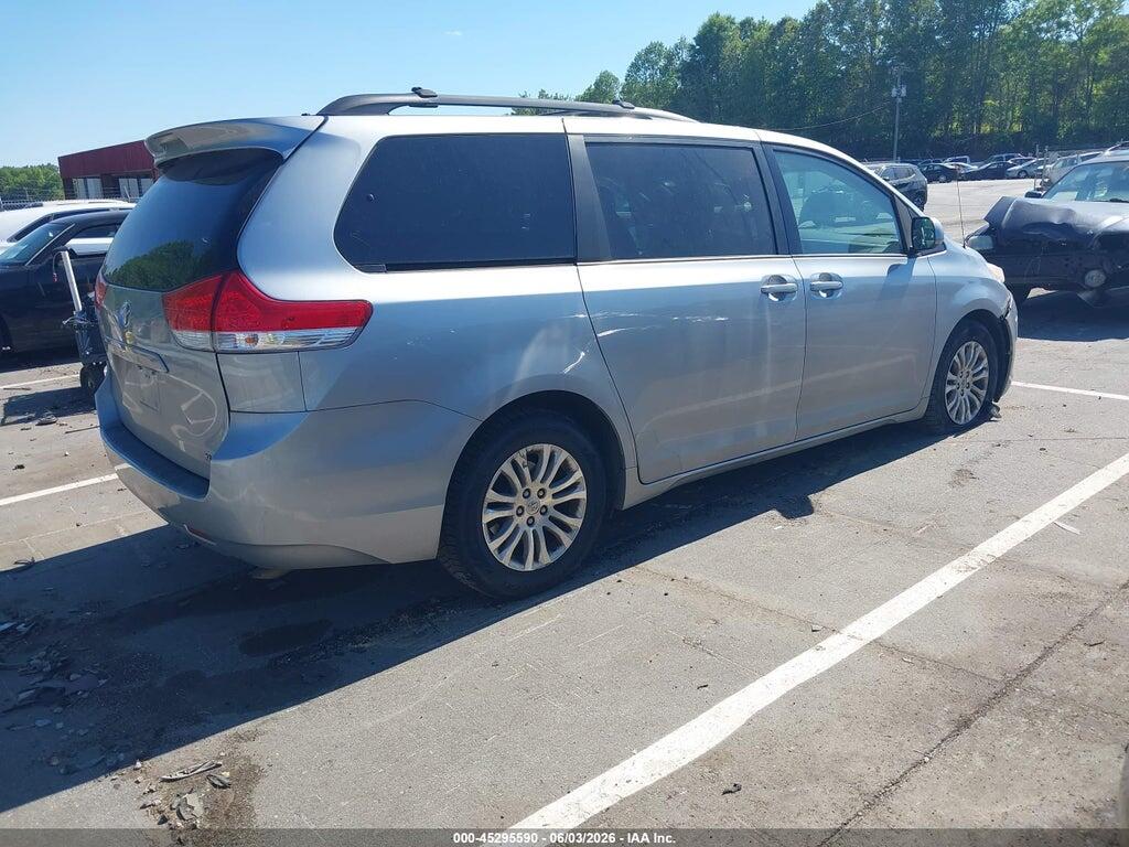 5TDYK3DC7ES483705 2014 TOYOTA SIENNA photo no. 4